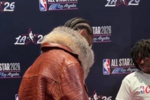 身外之物！SGA切特领取全明星戒指，SGA直接把自己的给小朋友了！